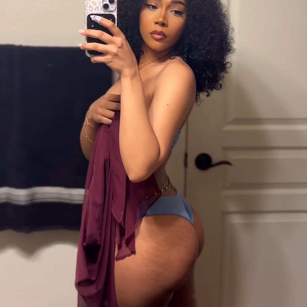 Blue Bikini - Picture 3 of 4